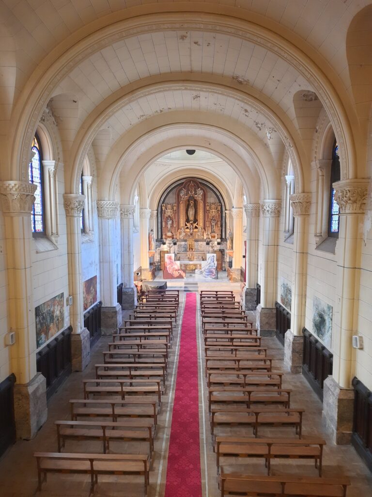 «Seres Alados», obras de Marta Maldonado en la Capilla del Palacio de Vista Alegre, Madrid, 2025 (7)